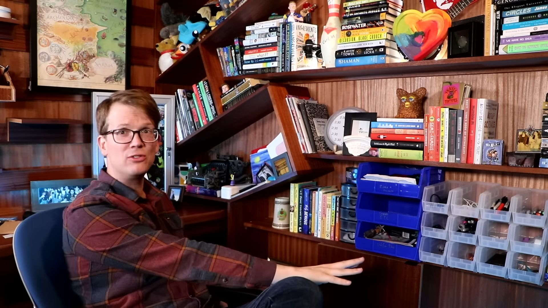 Hank Green in his new (as of 2023) office set where most of his vlogbrothers and hankschannel videos are recorded.
